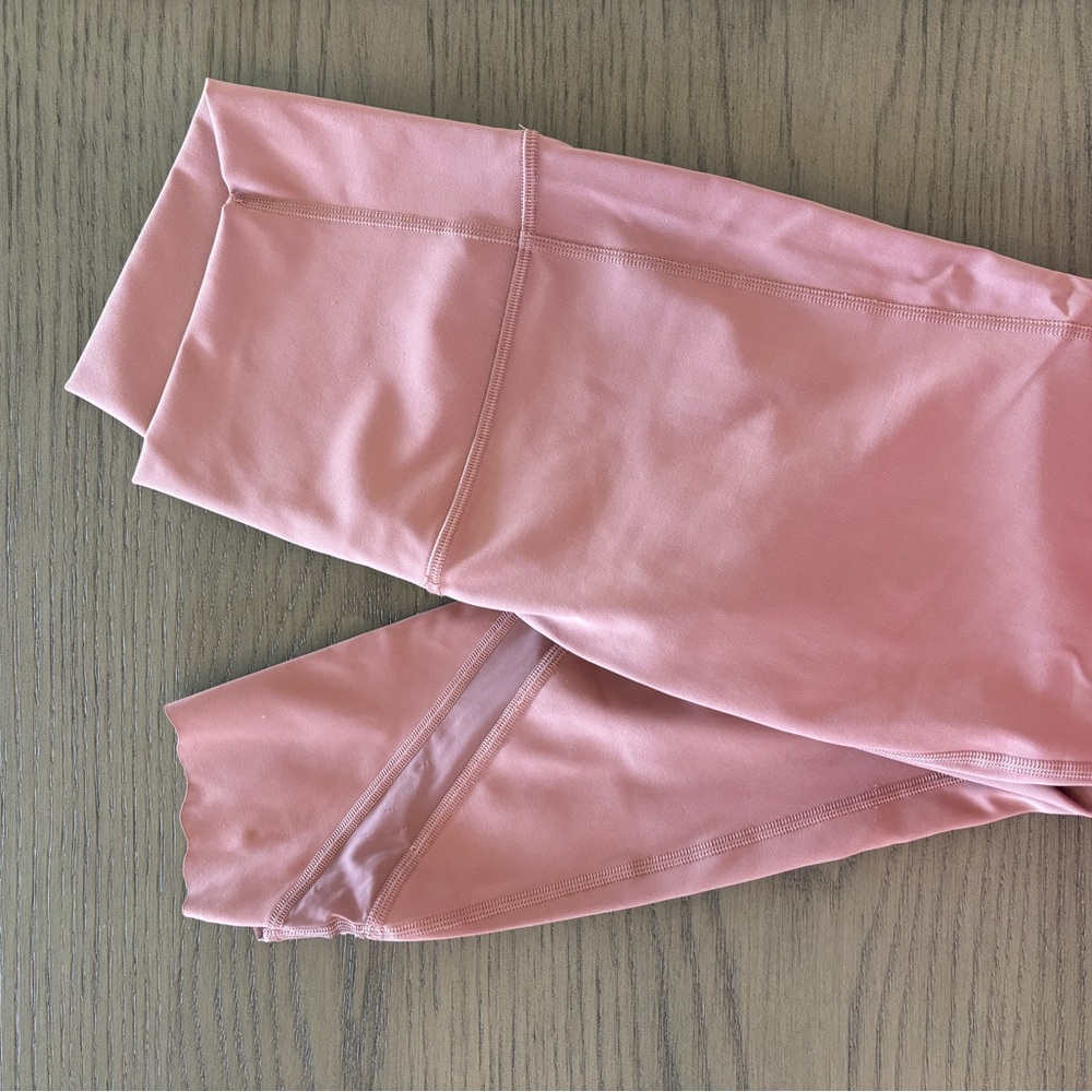 Lululemon scalloped edge leggings